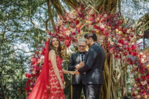 Farhan Akhtar Instagram - A few days ago, @shibanidandekar & I celebrated our union and we are deeply grateful to all those who did respect our need for privacy on the day. 

The celebration however, is incomplete without sharing some precious moments with you and seeking your blessings as we begin our journey across the skies of time, together. 

With love from us to you ❤️🙏🏽

Images- @sam_and_ekta 🙌🏽
Tuxedo - @govindamehtaa 😎