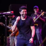 Farhan Akhtar Instagram - First live gig in almost 3 years and it couldn’t have been a more perfect place to begin again. Thank you Goa..!! For the love and the energy. You made it memorable .. big big hug .. see you next time. ❤️ #farhanlive #musiclove #giglife #aboutlastnight Images: @haintohhain & @akhileshganatraphotography ✊🏽❤️