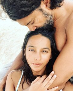Farhan Akhtar Instagram - 1095 ✅ 

❤️❤️ @shibanidandekar happy 3 😘