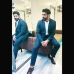 Farhan Akhtar Instagram - Ready to go ✌🏽 #aboutlastnight #farhanlive #mumbai #gig #music #concert Suit @weareperona Shoes @trumpetshoes_in Stylist @divyakdsouza Asst Stylist @khushi46 Hair @saurabhbhatkar Makeup @swapnil_pathare