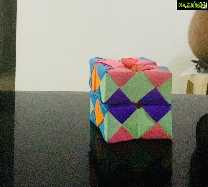 Fathima Babu Instagram - ORIGAMI Each cube requires 6 different coloured square papers 8 cubes And lot of patience to align the cubes in mirror imaging technique #origami