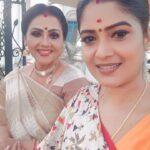 Fathima Babu Instagram - #sippikkulmuththu #vijaytvserial with actress Reehana
