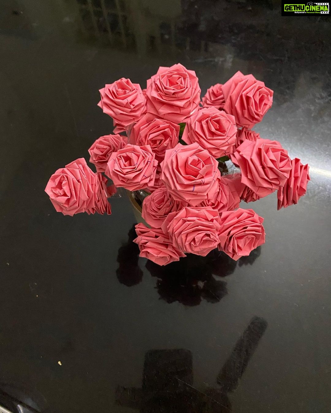Fathima Babu Instagram - #papercrafts #papercrafting #paperflower #origamiflowers #origamilove #origamiflower