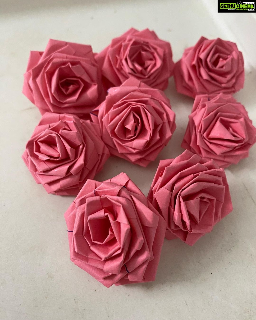 Fathima Babu Instagram - #papercrafts #papercrafting #paperflower #origamiflowers #origamilove #origamiflower