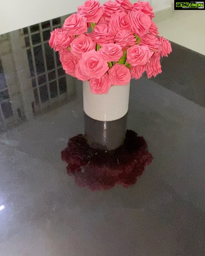 Fathima Babu Instagram - #papercrafts #papercrafting #paperflower #origamiflowers #origamilove #origamiflower