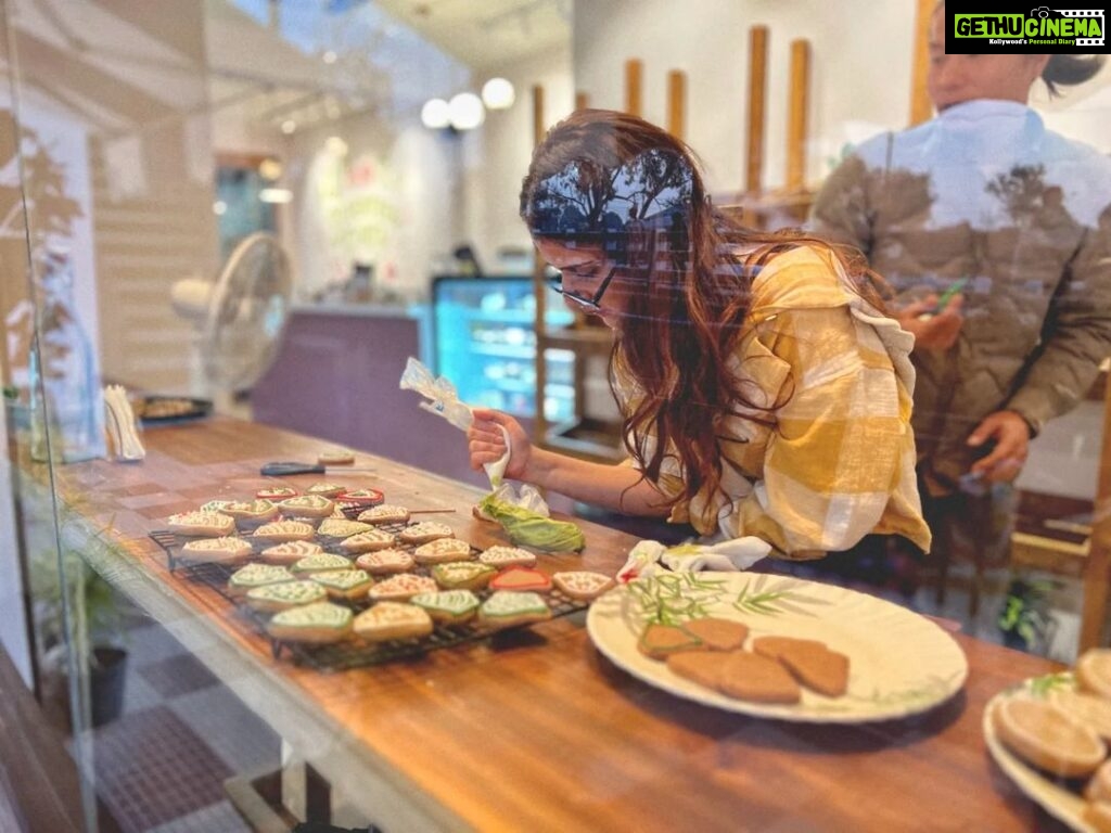 Fatima Sana Shaikh Instagram - No cookies were hurt during the making of these photos 📽️ 1740 Bakery