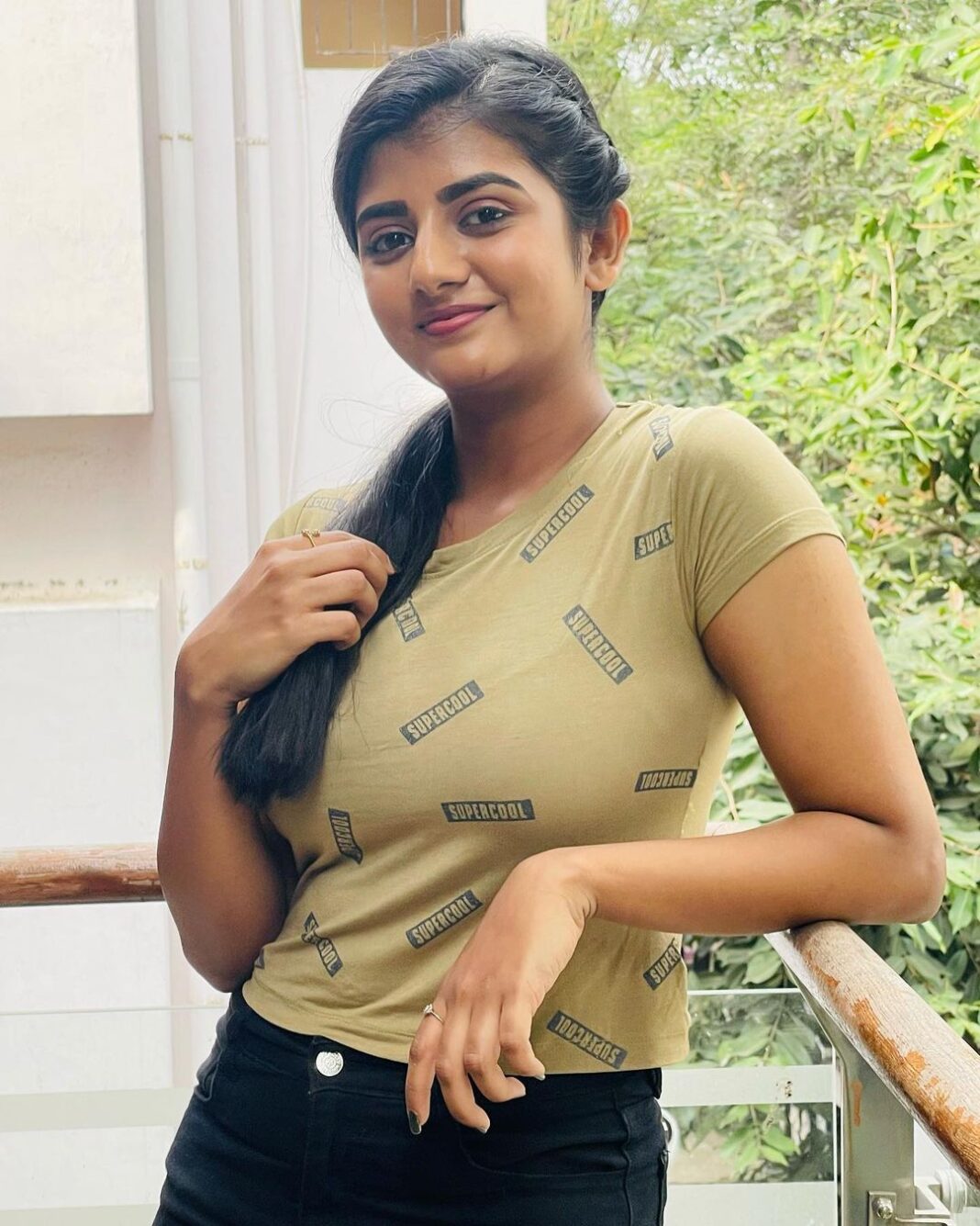 Actress Gabriella Charlton HD Photos and Wallpapers April 2023 - Gethu