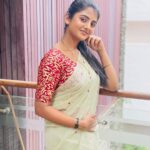 Gabriella Charlton Instagram - Who is excited for this week’s episodes? 🤩 Saree and blouse by @sdduniqueboutique_97 🫶 #eeramanarojave2