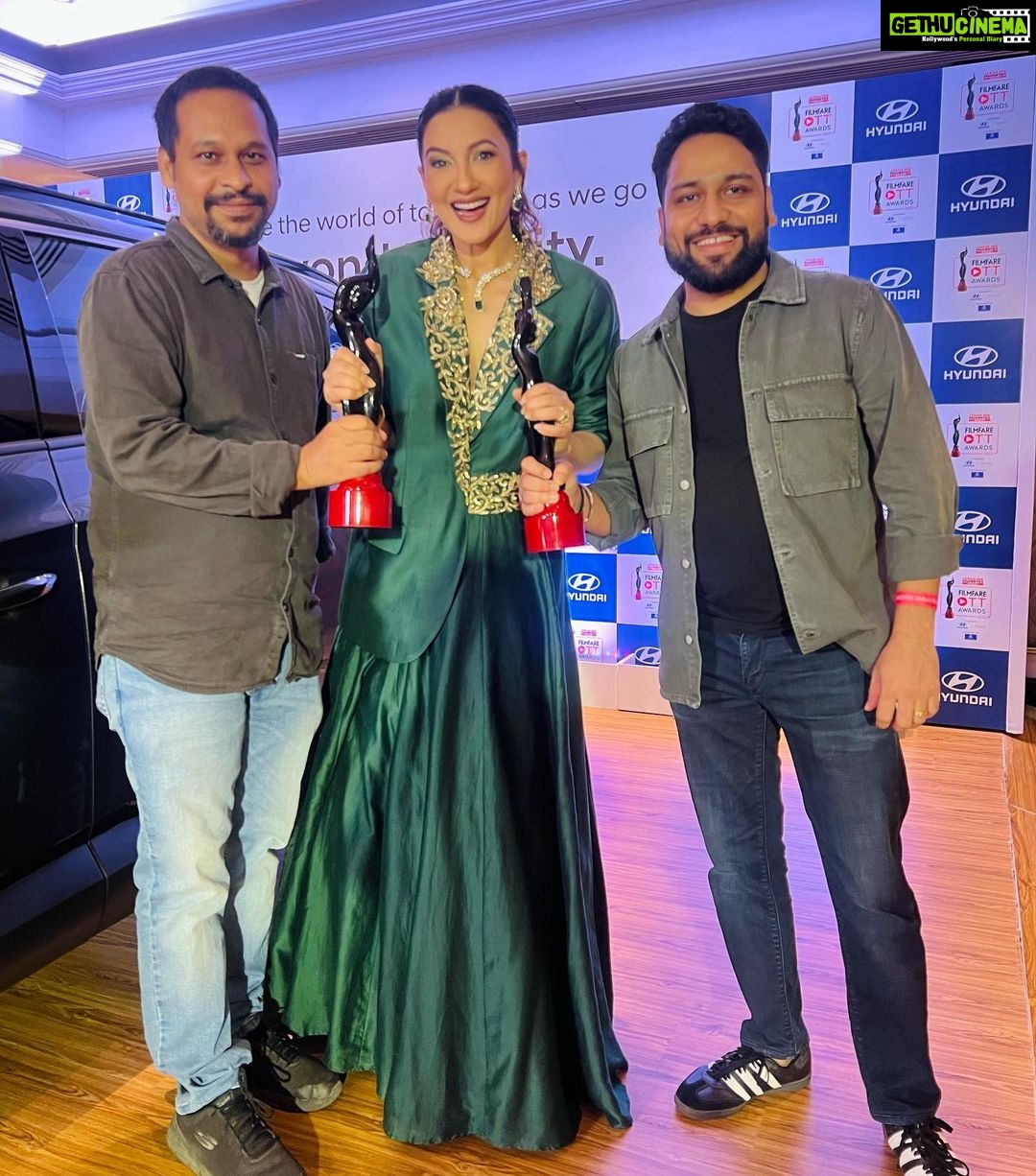 Gauahar Khan Instagram - The host , and the Winners !!!!! β€οΈππ«Άπ» yayyyy we won for best short film , fiction at the #filmfareottawards2022 ! #sorrybhaisaab ko Thank you ! Congratulations to our amazing directors @sumit.ghildiyal @sumadhikary and my guptaji @mrfilmistaani π @arreindia @amazonminitv π«Άπ» thank you @filmfare and the jury ππ» #grateful #happy #winners Taj Lands End, Mumbai