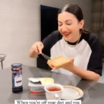 Gauahar Khan Instagram – Bread speaks to me . The toughest to give up and the most delicious to eat . Hahahahaah 🍞 

#youaremysoniya #trending #reelyfunny Dubai, United Arab Emiratesدبي