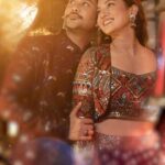 Gauahar Khan Instagram - Moments like these , Magic of #baarishmeintum . ❤️ thank you for all the love . Let the #reels flow on @instagram too . Tag all of us . @tseries.official @nehakakkar @rohanpreetsingh @zaid_darbar @adil_choreographer Mumbai, Maharashtra