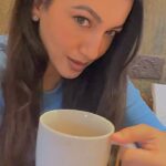 Gauahar Khan Instagram - I looooooove black tea , my cups get larger by the day , hahahahah ! Relatable??? Tell me the drink you are the biggest lover of . #comment #reel #trendingreels #idonotcare #fun