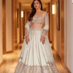 Gauahar Khan Instagram - Something about White and gold ✨⭐️ Styling : @devs213 Assisted by @krutikaa_sharma 📸 : @ehtasham_saeed 👗: @bindaniofficial Earring : @20am_design #indian #event #actor #desigirl Dubai, United Arab Emiratesدبي