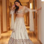 Gauahar Khan Instagram - Something about White and gold ✨⭐️ Styling : @devs213 Assisted by @krutikaa_sharma 📸 : @ehtasham_saeed 👗: @bindaniofficial Earring : @20am_design #indian #event #actor #desigirl Dubai, United Arab Emiratesدبي