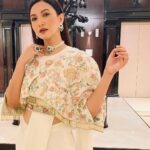 Gauahar Khan Instagram - 🤍🧂☁️🦢 something about all things white 🙋🏻‍♀️ Outfit : @paulmiandharsh Jewellery : @tikamdasmotiramjewellers Styling : @devs213 Assisted by : @krutikaa_sharma Taj Lands End, Mumbai