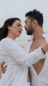 Gauahar Khan Instagram - Tera yeh ishq mera fitoor : @zaid_darbar ♥️ #Fitoor #RanbirKapoor #VaaniKapoor #ArijitSingh #ShamsheraSong #Trending @yrf @_vaanikapoor_ @arijitsingh #shamshera22ndjuly Mumbai - मुंबई