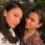 Gauahar Khan Instagram – Swipe left to see the person I take the most selfies with ( coz she loves taking pics and collecting them for yearsssssss along 😬📸 ) my best selfies , my best laughs , my craziest trips , my dangerous encounters , my scariest movies , and so much more with this dhamaka package, 😘❤️🌸🍰 happy happy happy birthday preeto ! 😬💛⭐️ .  Keep smiling , may allllllllk your dreams come true . Love uuuuuuu 😘😘😘 missing ur bday , come back soon so we can celebrate .. so many prayers for you ! 💗🙌 happppppy birthdayyyyyyyyy my preeto ! 😘🤗