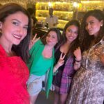 Gauahar Khan Instagram - Swipe left to see the person I take the most selfies with ( coz she loves taking pics and collecting them for yearsssssss along 😬📸 ) my best selfies , my best laughs , my craziest trips , my dangerous encounters , my scariest movies , and so much more with this dhamaka package, 😘❤️🌸🍰 happy happy happy birthday preeto ! 😬💛⭐️ . Keep smiling , may allllllllk your dreams come true . Love uuuuuuu 😘😘😘 missing ur bday , come back soon so we can celebrate .. so many prayers for you ! 💗🙌 happppppy birthdayyyyyyyyy my preeto ! 😘🤗