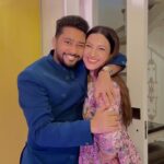 Gauahar Khan Instagram - Had to put up our punjabi moves to this trending song that everyone is grooving to , @zaid_darbar killing it 💙 @sagamusic 🎼 #punjabijachde #kulchechole #trendingsongs #punjabisongs #husbandandwife Zaids outfit : @pankysoni Mumbai, Maharashtra