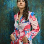 Gauahar Khan Instagram - ❤️💯 @iifa Outfit : @mandirawirkhq Hair : @vinitasawant_hairstylist 📸: @vatsalshah.photography Abu Dhabi, United Arab Emirates