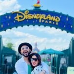 Gauahar Khan Instagram - Kids at #disneyland ! 👦 👧🏻 ♥️ @gauaharkhan 🎁 #paris #musafir #love Disneyland Paris