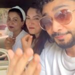 Gauahar Khan Instagram - These girls are true @govinda_herono1 fans ! Love him too ! 🤍 #star #fans whats your fave Govinda song ??? #comment Ft : @gauaharkhan & @nigaarzkhan ✨