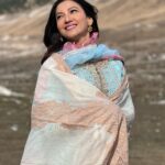 Gauahar Khan Instagram - Some BTS from #sonmarg #kashmir when we shot #khairkare 💛 ! What’s your fave spot in Srinagar ?? #comment #musafir #actor #punjabisongs Sonmarg -J&K