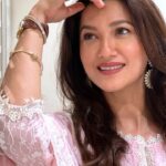 Gauahar Khan Instagram - Loveeeeeeeee everything desi ! 💕 Outfit : thanks @shopmulmul Edit : @aman_atz #indian #filmy #pyaar #trending #reelkarofeelkaro❤ Mumbai, Maharashtra