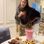 Gauahar Khan Instagram – To everyone who Loves my #ramadan content , big hug ! 🤗🌙. Drop a heart for all the rozedaars ! ❤️ #comment 

#trendingnow #reelitfeelit #ramadan2022 #funny