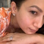 Gauahar Khan Instagram - Keeping it real ! 😬 #realskinchallenge #trending #reelitfeelit