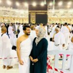 Gauahar Khan Instagram – Blessed life ! Alhamdulillah . My dream come true to be doing Umrah with my husband. Greatest joy . 🕋😬 
@zaid_darbar u we’re so thoughtful and kind . Thank you for being the best ! ♥️😘 thank u @zakiazkhan my sister for bringing us all abayas and kanduras! Love u ! May Allah bless u for all gestures ! Ameen 

@alkhalidtours n @alkhalidtours your planning was impeccable. Had the most comfortable stay in @lmmakkah in Makkah and @theoberoimadinah in medina . Grateful to all . 🌸 Masjid Al Haram Makkah – مسجد الحرام مكه المكرمه