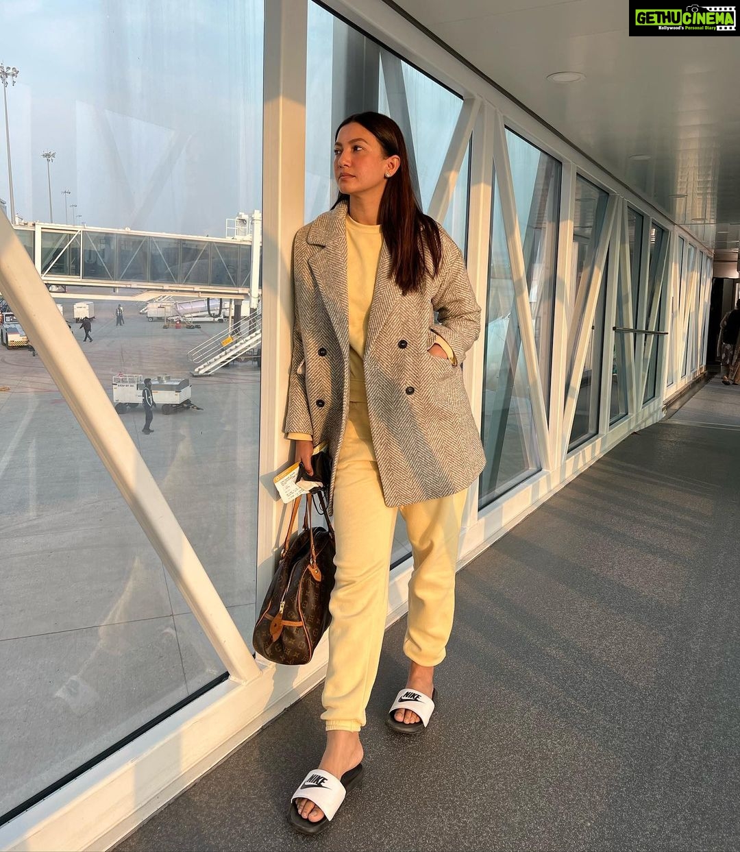 Gauahar Khan Instagram - To all women who have dared to dream, To all women who push the limit of fatigue to keep going , To all women who have been amazing mothers ,sisters, wives , daughters , To all women who put others needs before their own , To all women who fight every day to stand by what they believe in , To all women : Happy Women’s day ! ❤️🙋🏻♀️ #08032022 #DreamBig #stayTrue #spreadlove #musafir
