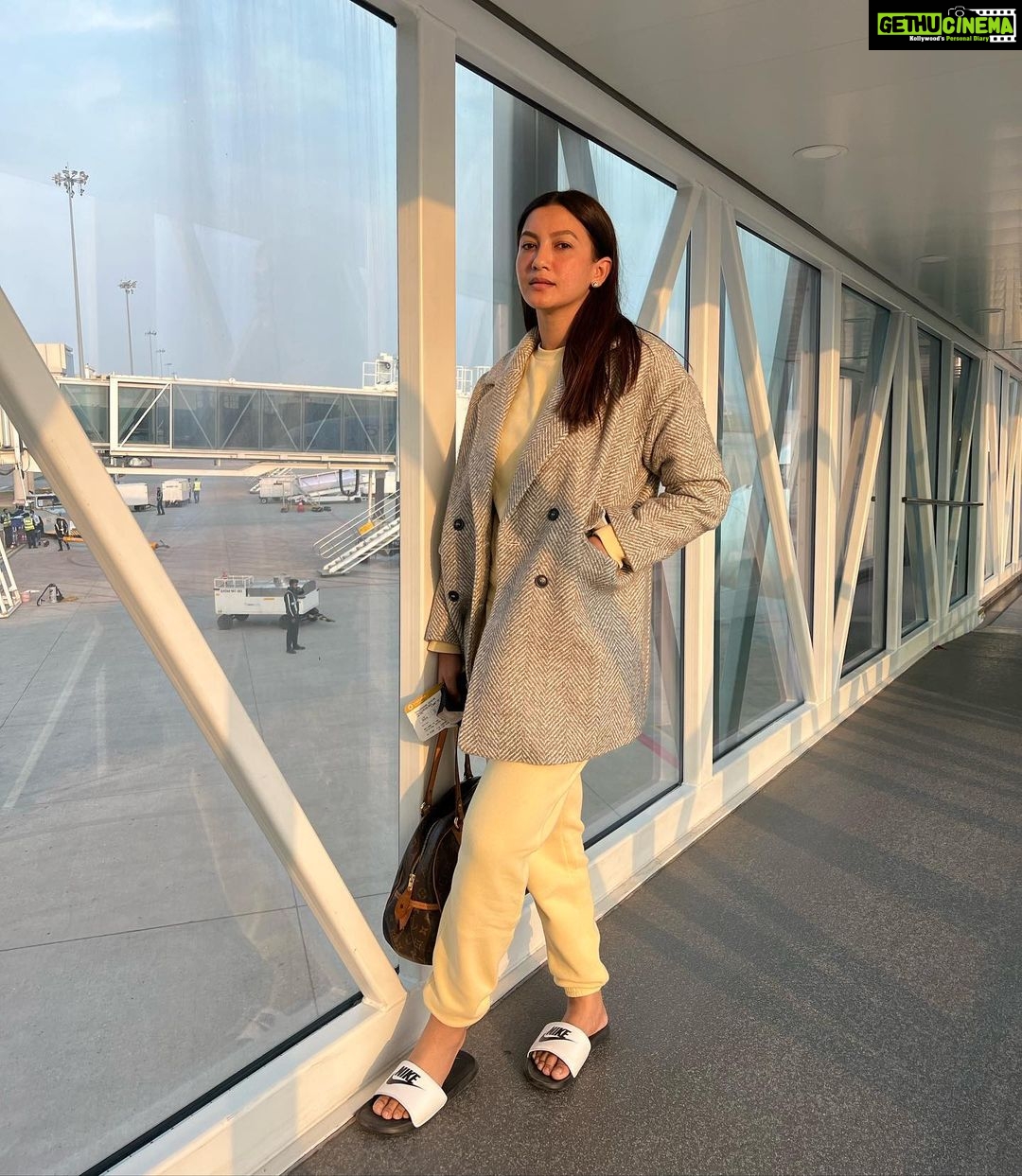 Gauahar Khan Instagram - To all women who have dared to dream, To all women who push the limit of fatigue to keep going , To all women who have been amazing mothers ,sisters, wives , daughters , To all women who put others needs before their own , To all women who fight every day to stand by what they believe in , To all women : Happy Women’s day ! ❤️🙋🏻♀️ #08032022 #DreamBig #stayTrue #spreadlove #musafir