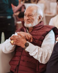 Gauahar Khan Instagram - My Angel ! 💔😇 #ZafarAhmedKhan 

1 year today pappa . Miss u with every breath. I pray to Allah for granting you the best position in jannah ! Ameen . The best father I could ever dream of . A father who taught me how to live my dreams n go after them fearlessly, who gave me the freedom to be who I wanted to be , who wrote my award winning essays for my elocution competitions in school 😭 , my father my Hero ! ♥️ I love you pappa . 

His style 😍 His charm 😚 His personality 😬.