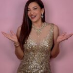 Gauahar Khan Instagram - If I was the character, I would’ve been #SonaDarling . Hahahahah get it ??? 😬💛🙋🏻‍♀️ @preeti_simoes would get it . Hahaha ! Outfit : @dilnazkarbhary Styling : @devs213 #LoveForGold #Sassy #Filmy Mumbai, Maharashtra
