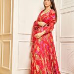 Gauahar Khan Instagram - Laal Pari ❤️ Outfit : @mahimamahajanofficial Styled : @devs213 Camera 📸 @dieppj Mumbai, Maharashtra