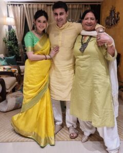 Gautam Rode Instagram - Diwali‘ 22 
💛💚💛💚💛💚💛💚