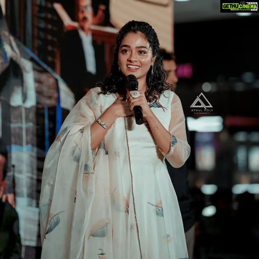 Gayathrie Instagram - @gayathrieshankar #gayathrieshankar #gayatri #nnathaancasekodu #kunchakoboban #kunchackoboban #actress #malayalamactress #gayathrieshankar💕 #gayathrieshankarfan #malayalammovies #actor #actores #actorslife