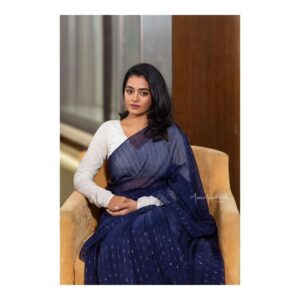 Gayathrie Instagram - For #NnaThanCaseKodu promotions
.
Outfit designed by @___melwy_j___
Stylist: @story_of_esther

Hair stylist: @rehanaps27
Photography:
 @manumulanthuruthyphotography 
.
.
#gayathrieshankar #sueme #gayathrie