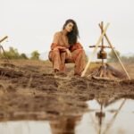 Gayathrie Instagram - NOMANSLAND by @___melwy_j___ Ft. @gayathrieshankar Production house: @roosakiproduction Cinematography: @vivekpremsingh Photography: @linsonantony_ Editing: @__premraj_ Stylist: @story_of_esther Retouch: @sujithnairphotography MUA & Hair: @martini_trucco | @rehanaps27 Designers: @___melwy_j___ and @story_of_esther (skin cult) Music:@christo_xavier_ Special thanks: @bijoy_kodur_ @mithu_siva_ @slowbharath @leyoazeem @level_2_dreamer @the_dinodavis @maya_chellakutty #fasionstatement #fasionista #nomansland #gayathrieshankar #art #kaltrevolution #art #costume