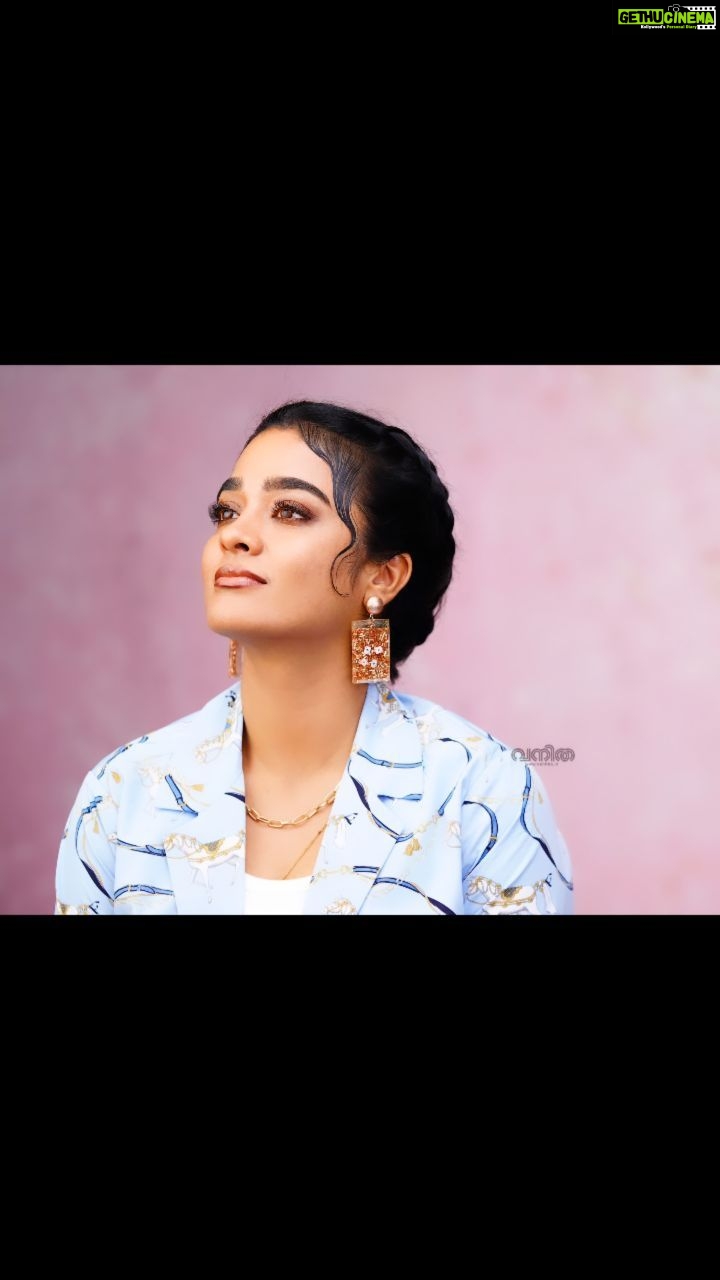 Gayathrie Instagram - Because reels! π Featuring @gayathrieshankar for Vanitha @vanithamagazine Photography: @basilpaulo.in Stylist: @styledbyzoya_ Hair and Makeup : @femy_antony__ Outfit: @vewora_store Jewellery: @planetjewel Art: @ethal_decorations_ Hair assist : @sharath_8686 Light support: @lenxtron_ Video: Anoop KA Thanks: @revathyunnikrishnan @___melwy_j___ , @achu_manii @benchamin_manjaly Jayachandran Pillai K, Michael