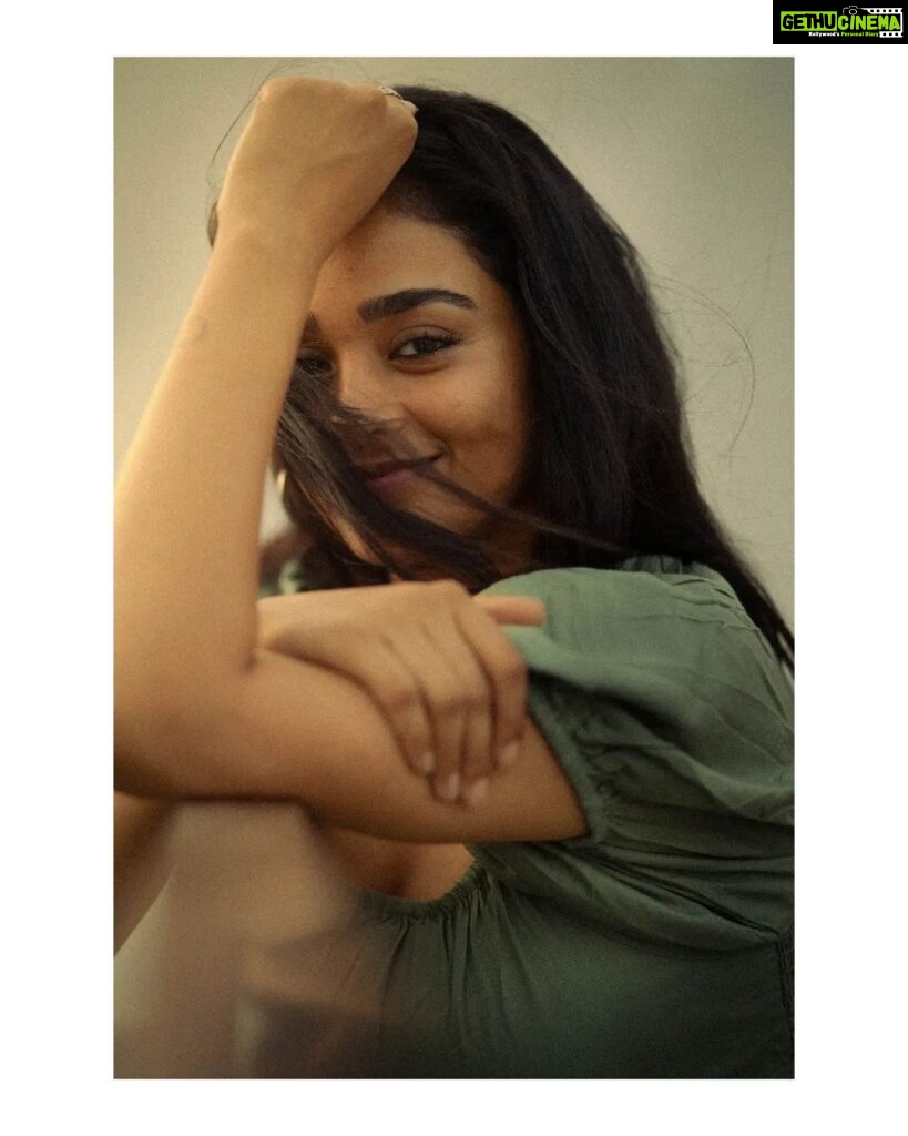 Gayathrie Instagram - ☀️💚 @vivekpremsingh