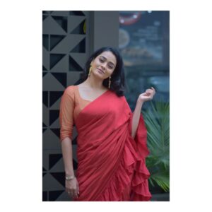Gayathrie Instagram - For #NnaThanCaseKodu promotions
.
Outfit: @roukabysreejithjeevan

Stylist: @story_of_esther

Hair stylist: @rehanaps27
Photography:
 @manumulanthuruthyphotography 
.
.
#gayathrieshankar #sueme #gayathrie