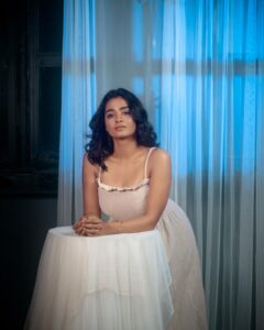 Gayathrie Instagram - @gayathrieshankar 
.
@theshettykarthik @abi_spandan @scoutnguide 
.
Thank you: @rectanglestudios @yogesh_srinivas 
.
#portrait #cinematicfolios #actor #portraitphotography