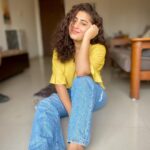 Geetika Mehandru Instagram - Wssup Sunday? #geetikamehandru #roohaniyat #jersey #chotisarrdaarni #gratitude #curlyhair Mumbai, Maharashtra