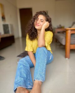 Geetika Mehandru Instagram - Wssup Sunday?

#geetikamehandru #roohaniyat #jersey #chotisarrdaarni #gratitude #curlyhair