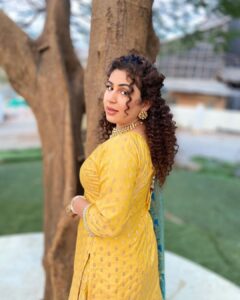 Geetika Mehandru Instagram - ✨

#geetikamehandru #ginni #chotisarrdaarni #jersey #jasleenshergill #roohaniyat #gouri #actor