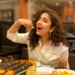 Geetika Mehandru Instagram – Had an amazing lunch session at @barbequenation 

AMAZING FRESH FOOD 

#bbq #Barbeqquenation #Barbequenationmumbai #unlimittedgrills #unlimitedbuffet BBQ Nation