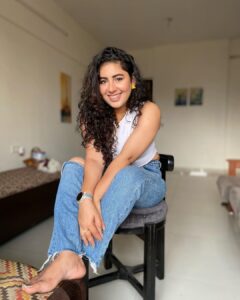 Geetika Mehandru Instagram - Give what you want to receive. If you want happiness, make others happy.

#geetikamehandru #geetika #chotisarrdaarni #jersey