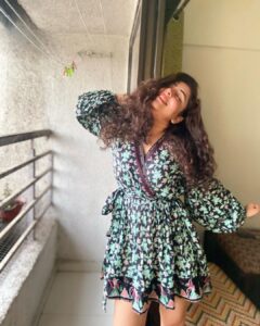 Geetika Mehandru Instagram - 😬🤍

#geetikamehandru #geetika #mehandru